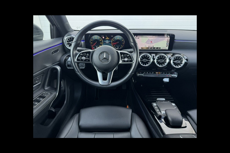 Mercedes-Benz A-Klasse 180 Business Solution Luxury-Digital dash- BTW - sfeerverlichting-Automaat-Dealer onderhouden-1e eigenaar