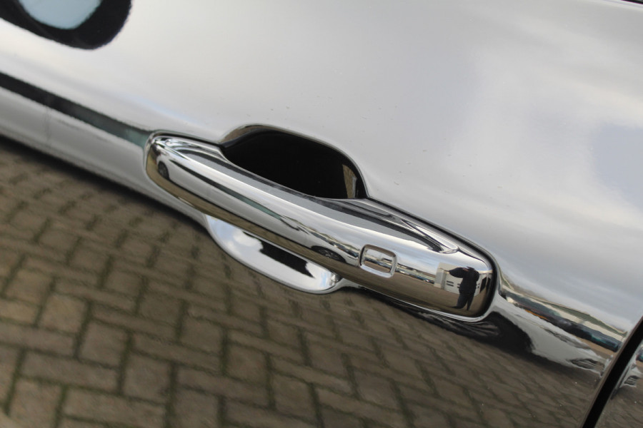 Volvo XC60 2.0 T6 Plug-in hybrid AWD Plus Black Edition | Trekhaak | Panoramadak | Head-Up | H/K