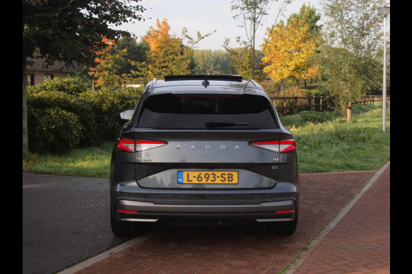 Škoda ENYAQ iV 80 | Panoramadak | Trekhaak | Camera | Warmtepomp | Sfeerverlichting | ACC | NL-Auto |