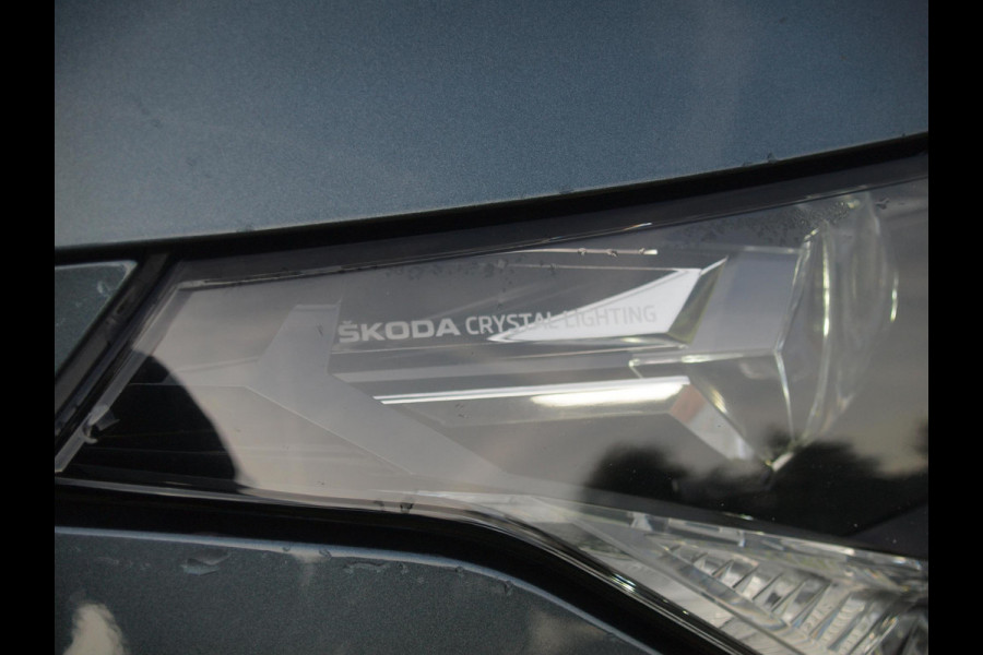 Škoda ENYAQ iV 80 | Panoramadak | Trekhaak | Camera | Warmtepomp | Sfeerverlichting | ACC | NL-Auto |