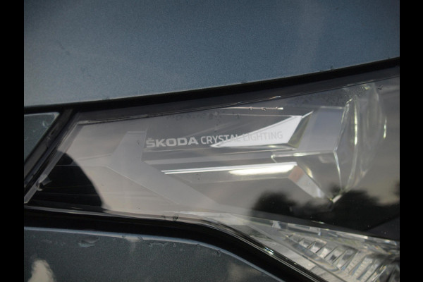 Škoda ENYAQ iV 80 | Panoramadak | Trekhaak | Camera | Warmtepomp | Sfeerverlichting | ACC | NL-Auto |
