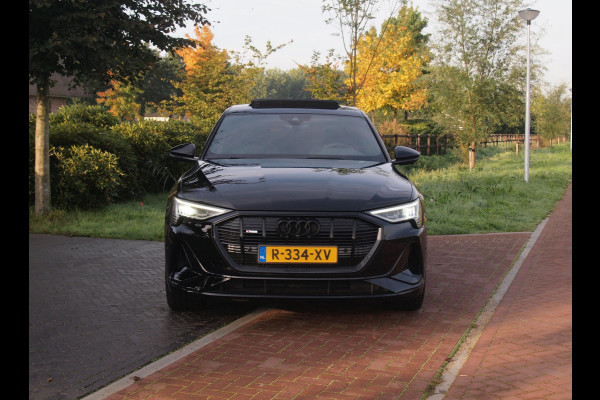 Audi e-tron Sportback 55 quattro S edition 95 kWh | Panoramadak | 360 Camera | Dubbele Laadpoort | Apple Carplay | ACC | NL-auto |