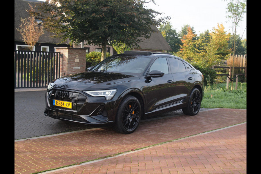 Audi e-tron Sportback 55 quattro S edition 95 kWh | Panoramadak | 360 Camera | Dubbele Laadpoort | Apple Carplay | ACC | NL-auto |