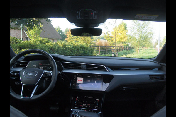 Audi e-tron Sportback 55 quattro S edition 95 kWh | Panoramadak | 360 Camera | Dubbele Laadpoort | Apple Carplay | ACC | NL-auto |