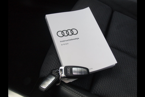 Audi e-tron Sportback 55 quattro S edition 95 kWh | Panoramadak | 360 Camera | Dubbele Laadpoort | Apple Carplay | ACC | NL-auto |