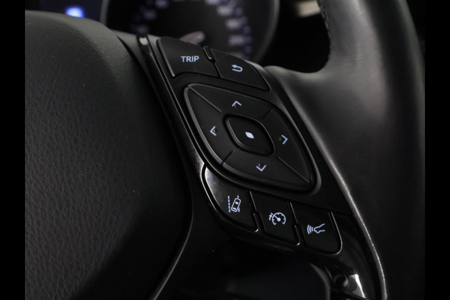 Toyota C-HR 1.8 Hybrid Style | Stuur- & Stoelverwarming | JBL Audio | Parkeersensoren Voor & Achter | Navigatie |