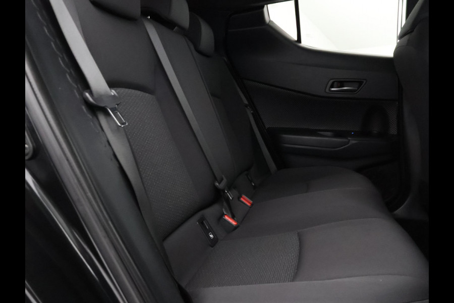 Toyota C-HR 1.8 Hybrid Style | Stuur- & Stoelverwarming | JBL Audio | Parkeersensoren Voor & Achter | Navigatie |