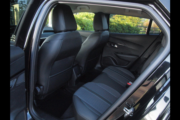 Peugeot e-2008 EV Blue Lease Allure 50 kWh | SOH 94% | Camera | Apple Carplay | Navi | DAB | NL-Auto