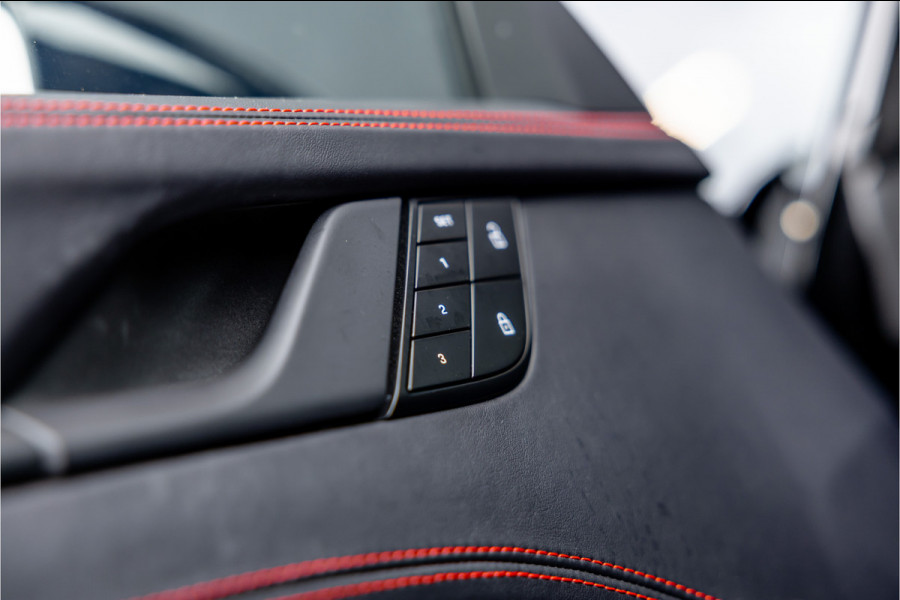 Porsche 911 3.0 Carrera 4 GTS - BTW | Sport Chrono + | Panorama | Bose | Alcantara