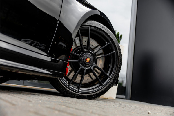 Porsche 911 3.0 Carrera 4 GTS - BTW | Sport Chrono + | Panorama | Bose | Alcantara