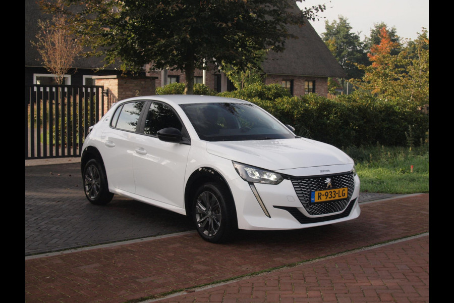 Peugeot e-208 EV 50 kWh | SOH 92% | Apple Carplay | Parkeersensoren | Navi | Cruise Control | NL-Auto |