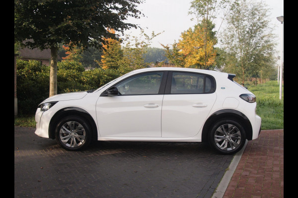Peugeot e-208 EV 50 kWh | SOH 92% | Apple Carplay | Parkeersensoren | Navi | Cruise Control | NL-Auto |