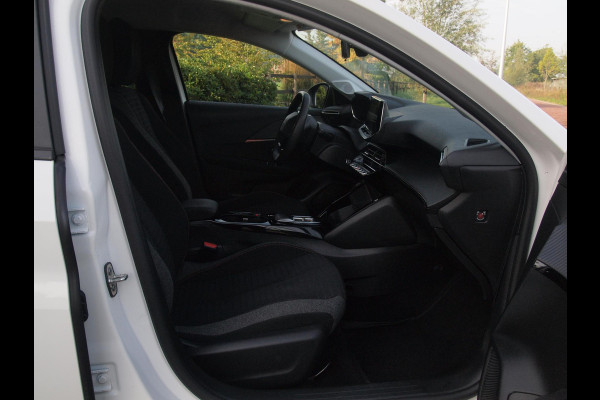 Peugeot e-208 EV 50 kWh | SOH 92% | Apple Carplay | Parkeersensoren | Navi | Cruise Control | NL-Auto |