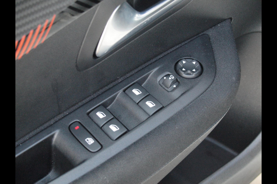 Peugeot e-208 EV 50 kWh | SOH 92% | Apple Carplay | Parkeersensoren | Navi | Cruise Control | NL-Auto |