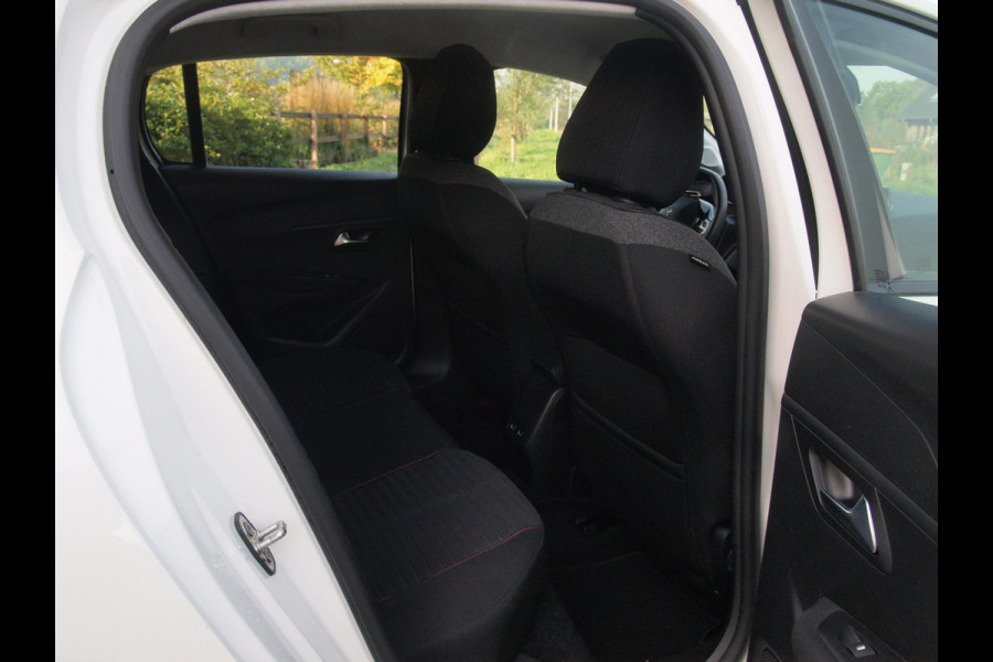 Peugeot e-208 EV 50 kWh | SOH 92% | Apple Carplay | Parkeersensoren | Navi | Cruise Control | NL-Auto |