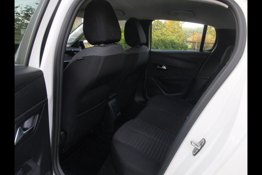 Peugeot e-208 EV 50 kWh | SOH 92% | Apple Carplay | Parkeersensoren | Navi | Cruise Control | NL-Auto |