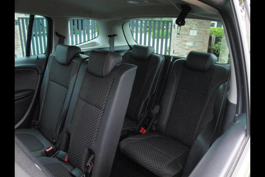 Opel Zafira 1.4 Turbo Online Edition 7p. | 7-persoons | Camera | Trekhaak | Automaat | Apple Carplay |