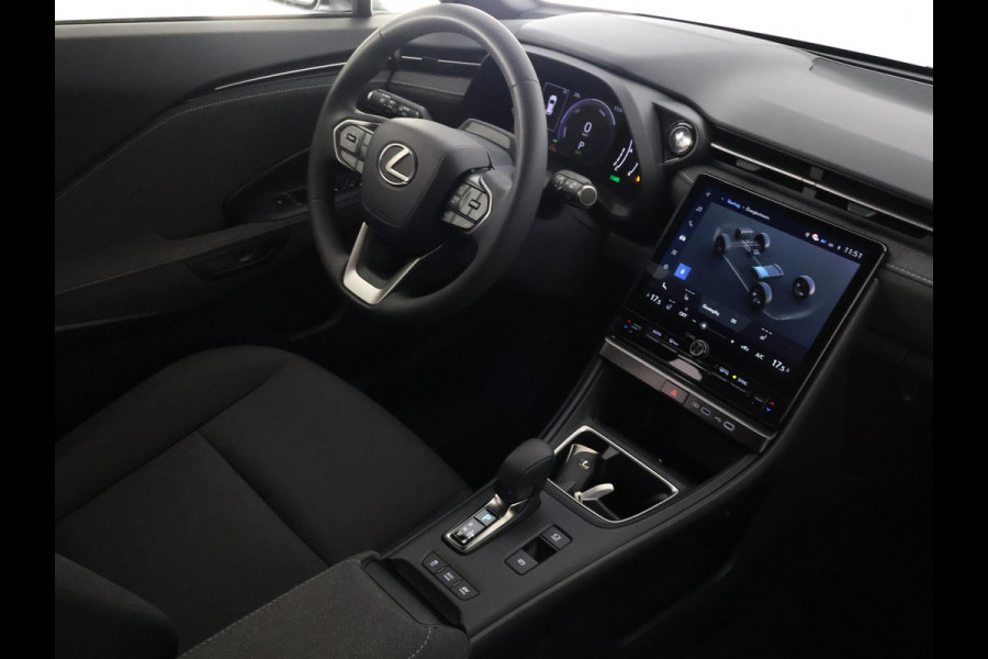 Lexus LBX 1.5 Business Line 2WD | Dodehoek detectie | Stuur- & Stoelverwarming | Navigatie | Parkeersensoren