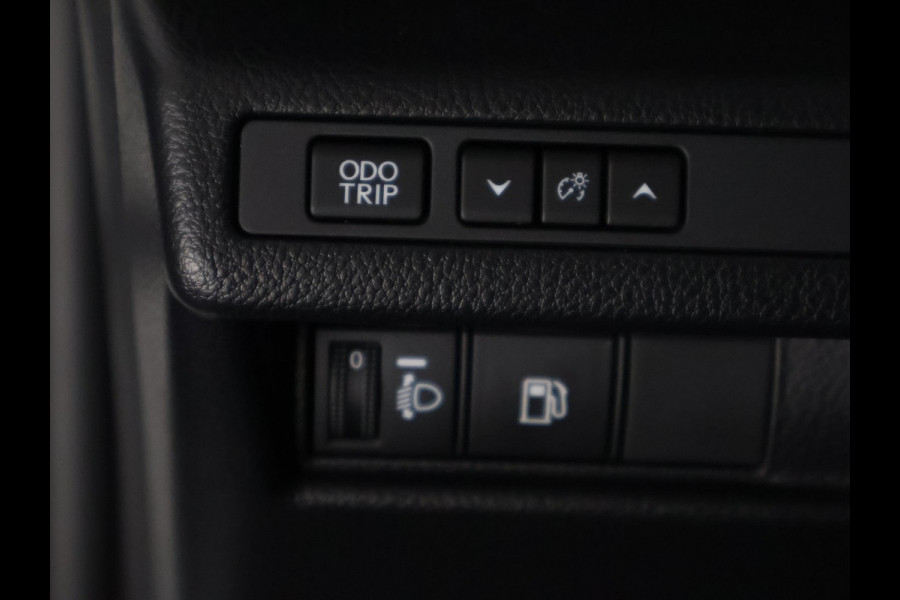 Lexus LBX 1.5 Business Line 2WD | Dodehoek detectie | Stuur- & Stoelverwarming | Navigatie | Parkeersensoren