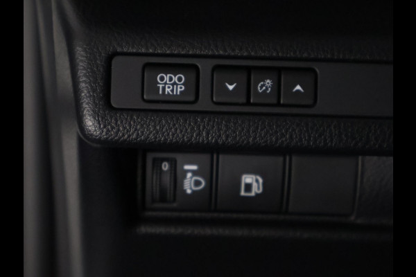 Lexus LBX 1.5 Business Line 2WD | Dodehoek detectie | Stuur- & Stoelverwarming | Navigatie | Parkeersensoren