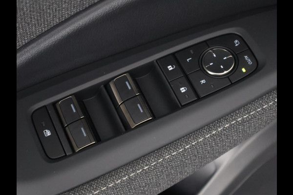 Lexus LBX 1.5 Business Line 2WD | Dodehoek detectie | Stuur- & Stoelverwarming | Navigatie | Parkeersensoren