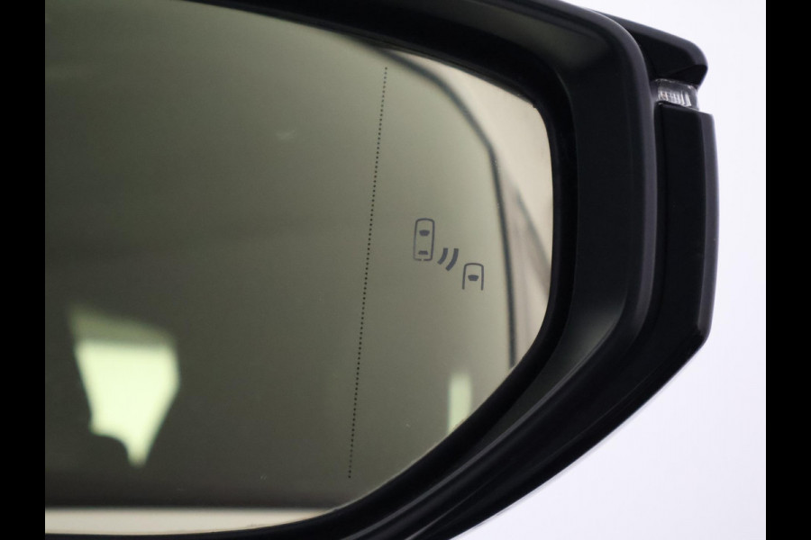 Lexus LBX 1.5 Business Line 2WD | Dodehoek detectie | Stuur- & Stoelverwarming | Navigatie | Parkeersensoren