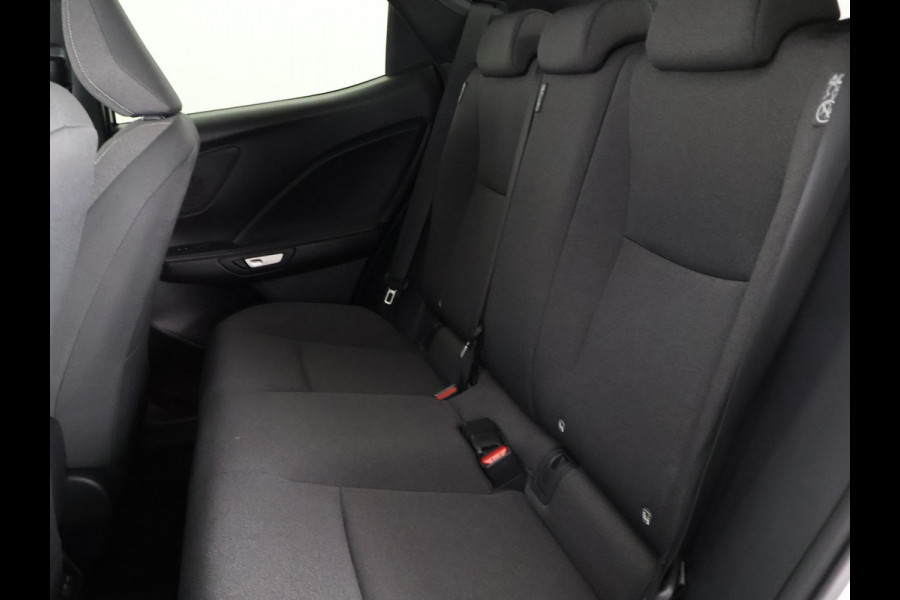Lexus LBX 1.5 Business Line 2WD | Dodehoek detectie | Stuur- & Stoelverwarming | Navigatie | Parkeersensoren