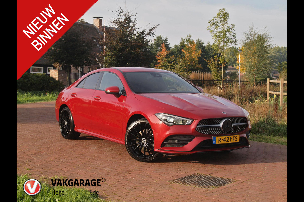 Mercedes-Benz CLA-Klasse 250 e AMG Line | Black Optic | Camera | Sfeerverlichting | Sportstoelen | 19 Inch | NL-Auto |