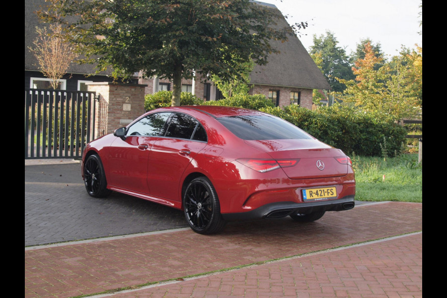 Mercedes-Benz CLA-Klasse 250 e AMG Line | Black Optic | Camera | Sfeerverlichting | Sportstoelen | 19 Inch | NL-Auto |