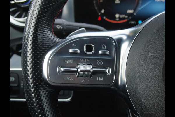 Mercedes-Benz CLA-Klasse 250 e AMG Line | Black Optic | Camera | Sfeerverlichting | Sportstoelen | 19 Inch | NL-Auto |