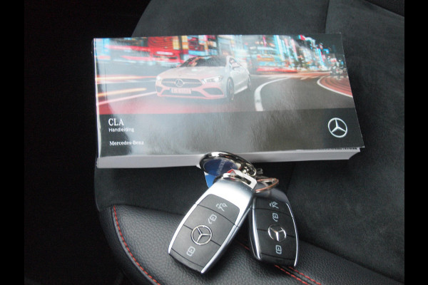 Mercedes-Benz CLA-Klasse 250 e AMG Line | Black Optic | Camera | Sfeerverlichting | Sportstoelen | 19 Inch | NL-Auto |
