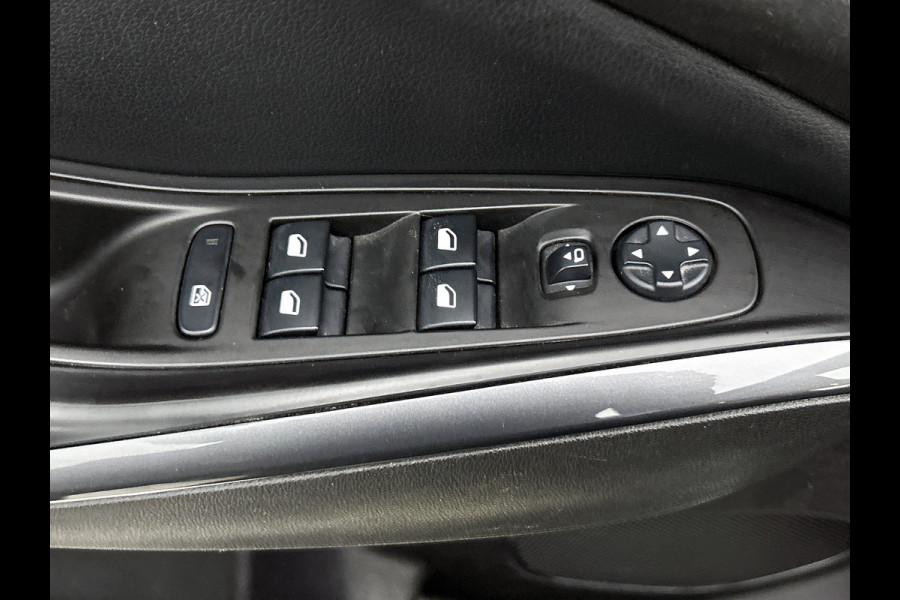 Opel Grandland X 1.2 Turbo Innovation / Airco / Navi / Cruise-ctr. / Apple Car Play - Android / Privacy Glass / Apk 09-2027
