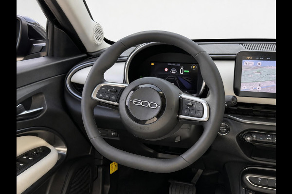 Fiat 600E La Prima 54 kWh | Lederen bekleding | Elektrische achterklep | Prijs is rijklaar