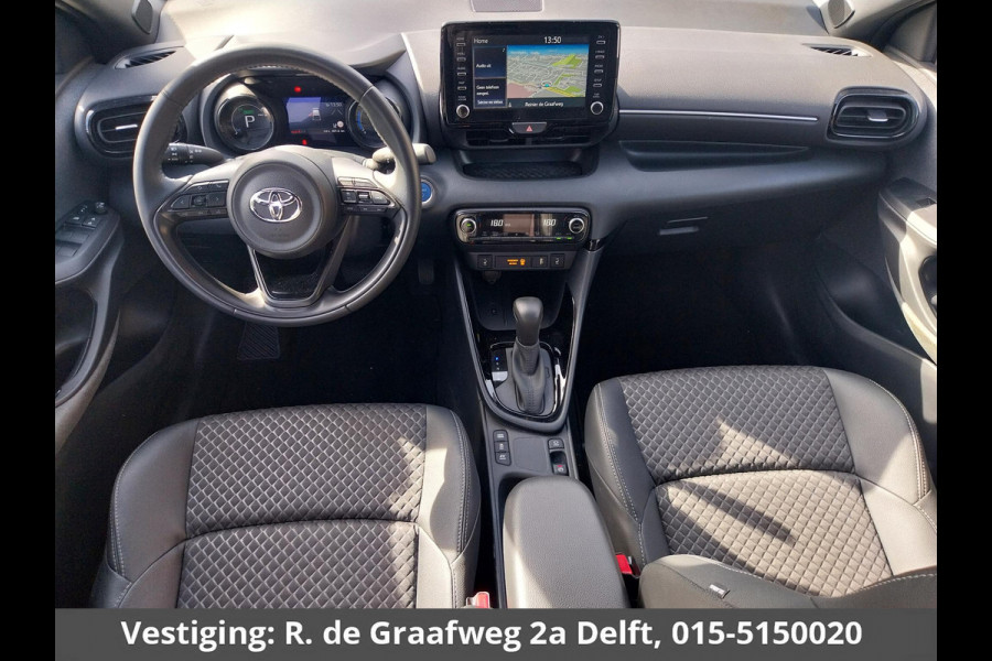 Toyota Yaris 1.5 Hybrid Executive | Navigatie | Stoelverwarming | Half Leder | Privacy Glas |