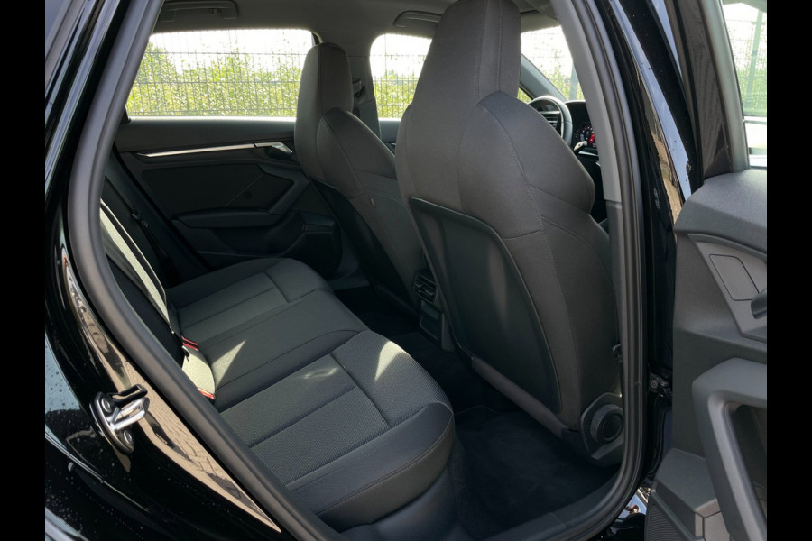 Audi A3 Sportback 30 TFSI Advanced edition | Camera | PDC | Carplay | Navi | Cruise Control |