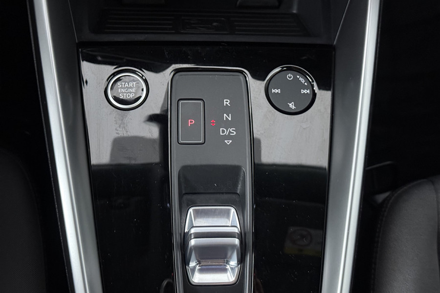 Audi A3 Sportback 40 TFSI e Edition (TREKHAAK, STOELVERWARMING, CAMERA, DIGITALE COCKPIT)