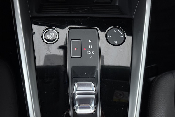 Audi A3 Sportback 40 TFSI e Edition (TREKHAAK, STOELVERWARMING, CAMERA, DIGITALE COCKPIT)