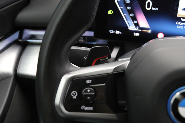 BMW i5 Touring eDrive40 M Sport Edition 84 kWh 340 PK, SOH 97 %, Panoramadak, Trekhaak, 360 Camera, H/K Sound,