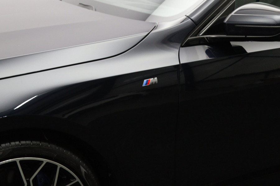 BMW i5 Touring eDrive40 M Sport Edition 84 kWh 340 PK, SOH 97 %, Panoramadak, Trekhaak, 360 Camera, H/K Sound,