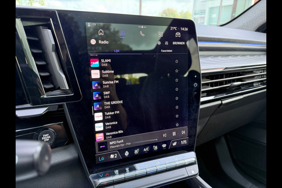 Renault Austral 1.2 E-Tech full hybrid 200 iconic - Automaat - Glasdak - Winterpakket - Navi - 360 Camera