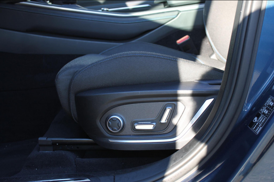 Lynk & Co 01 /360 Camera/ Adaptieve cruise control/ Elektrische stoelen/ BLIS/ Stoelverwarming/ Elektrische achterklep/ Climate control/ Parkeersensoren met camera/ Regensensor/ Keyless entry