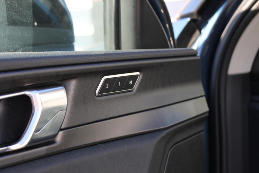 Lynk & Co 01 /360 Camera/ Adaptieve cruise control/ Elektrische stoelen/ BLIS/ Stoelverwarming/ Elektrische achterklep/ Climate control/ Parkeersensoren met camera/ Regensensor/ Keyless entry