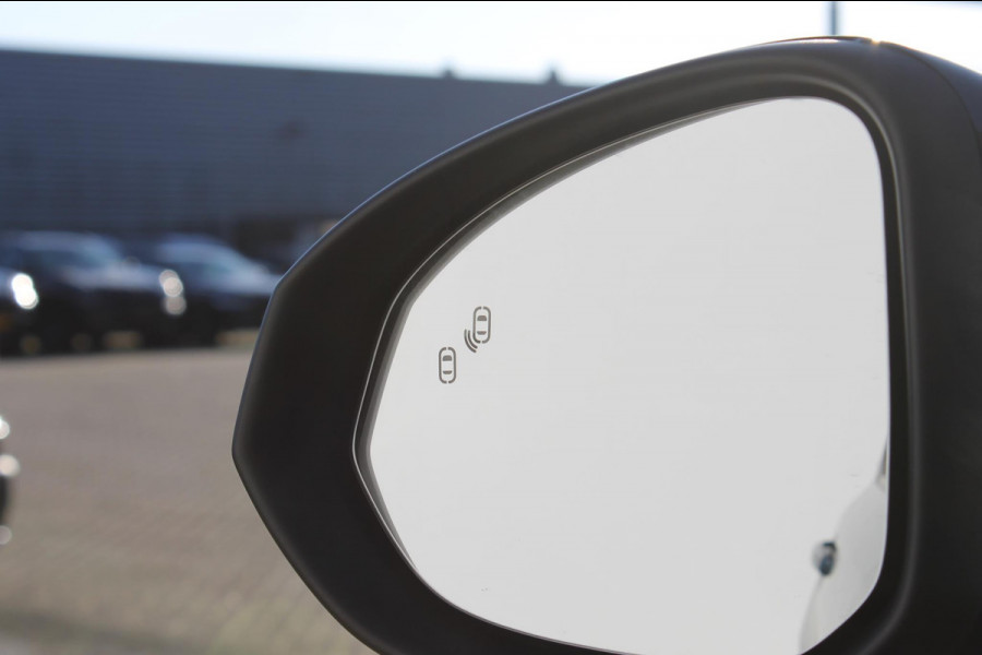 Lynk & Co 01 /360 Camera/ Adaptieve cruise control/ Elektrische stoelen/ BLIS/ Stoelverwarming/ Elektrische achterklep/ Climate control/ Parkeersensoren met camera/ Regensensor/ Keyless entry