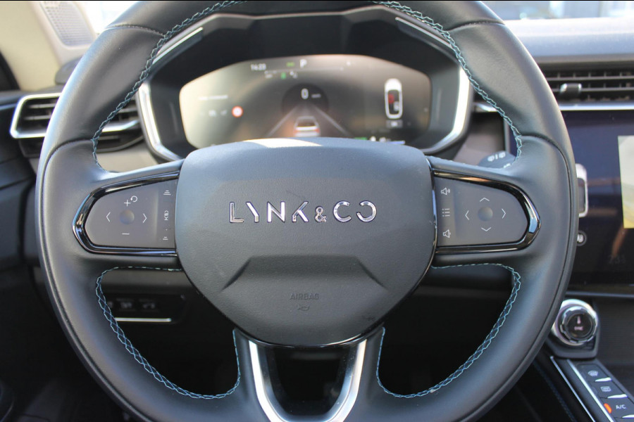 Lynk & Co 01 /360 Camera/ Adaptieve cruise control/ Elektrische stoelen/ BLIS/ Stoelverwarming/ Elektrische achterklep/ Climate control/ Parkeersensoren met camera/ Regensensor/ Keyless entry