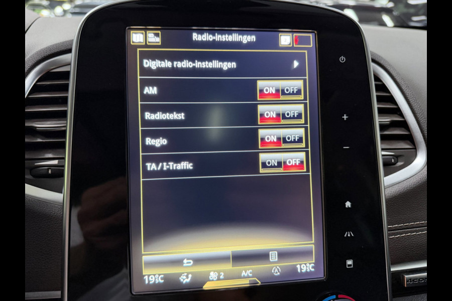 Renault Espace 1.8 TCe Initiale Paris 7p. PANO/MASSAGE-ST/LEDER/NAVI/CAM/DVD/H-UP///