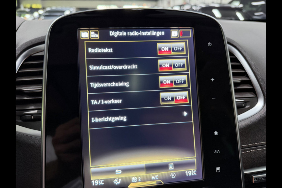 Renault Espace 1.8 TCe Initiale Paris 7p. PANO/MASSAGE-ST/LEDER/NAVI/CAM/DVD/H-UP///
