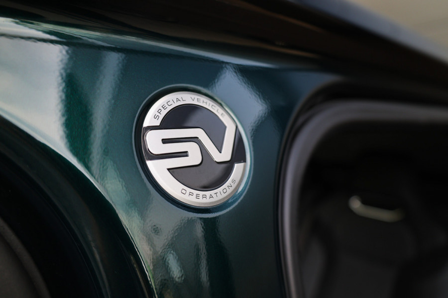 Land Rover Range Rover Sport P575 SVR | UNIEK! | SVO RACING GREEN | 24'' VOSSEN | 4X STOELVERKOELING | DEALER ONDH | HUD | ELEK TREKHAAK |