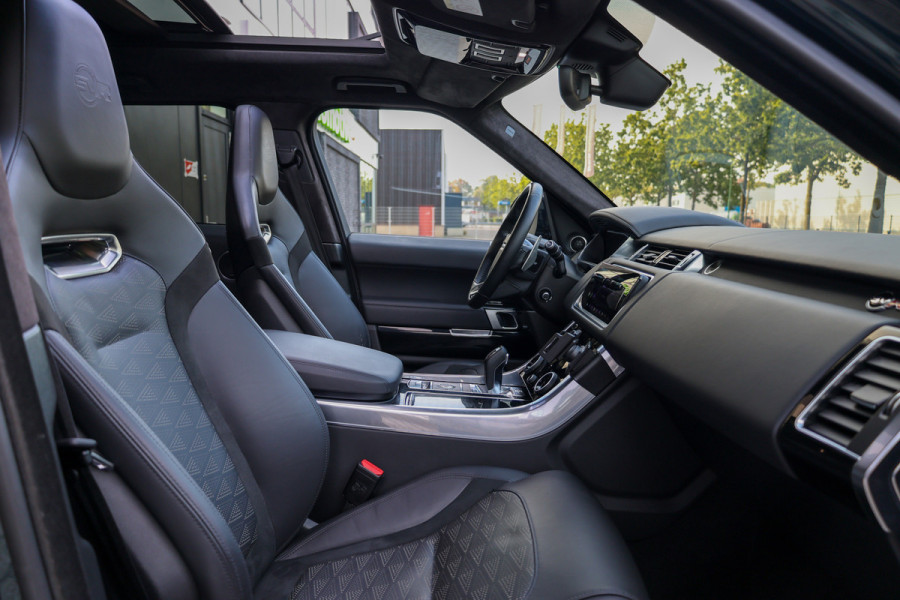 Land Rover Range Rover Sport P575 SVR | UNIEK! | SVO RACING GREEN | 24'' VOSSEN | 4X STOELVERKOELING | DEALER ONDH | HUD | ELEK TREKHAAK |