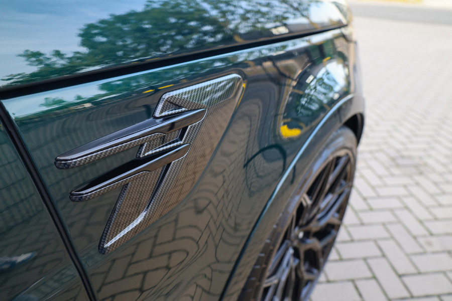 Land Rover Range Rover Sport P575 SVR | UNIEK! | SVO RACING GREEN | 24'' VOSSEN | 4X STOELVERKOELING | DEALER ONDH | HUD | ELEK TREKHAAK |