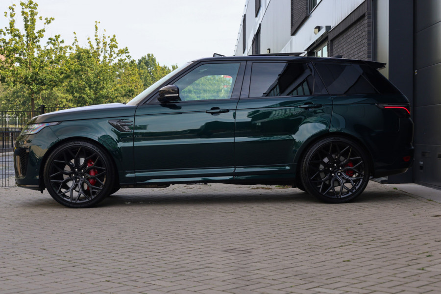 Land Rover Range Rover Sport P575 SVR | UNIEK! | SVO RACING GREEN | 24'' VOSSEN | 4X STOELVERKOELING | DEALER ONDH | HUD | ELEK TREKHAAK |